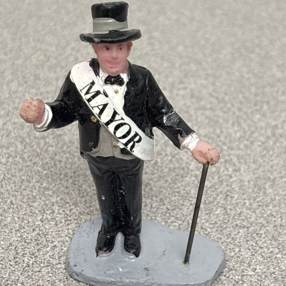 Lemax Retired “Mayor” Coventry Cove Christmas Village Figurine 12920